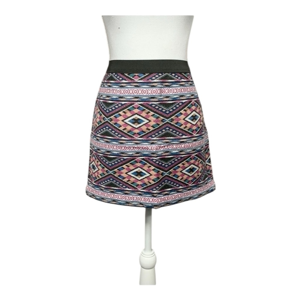 American Eagle Southwest Style Tribal Print Gray & Pink Mini Skirt Size 2